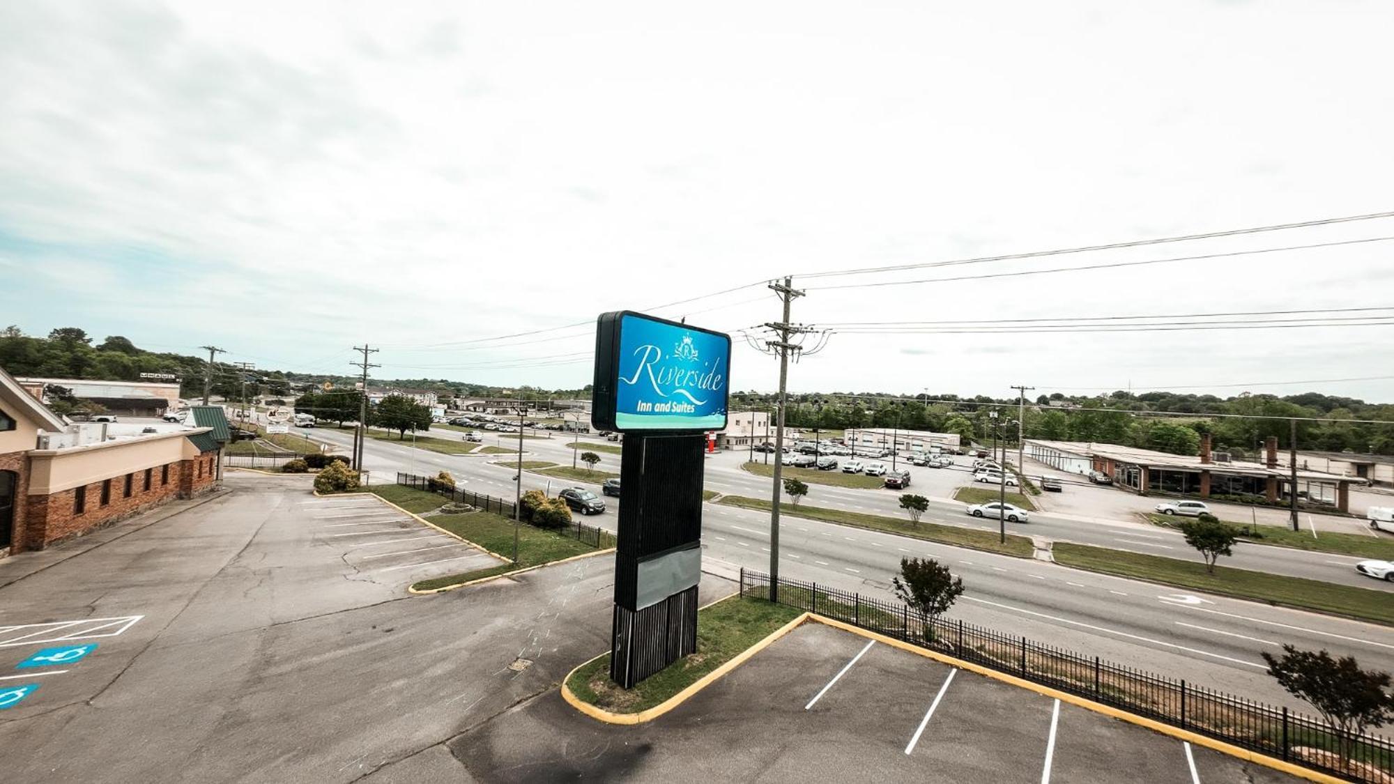 Riverside Inn & Suites By Oyo Danville Ceaser Casino Dış mekan fotoğraf